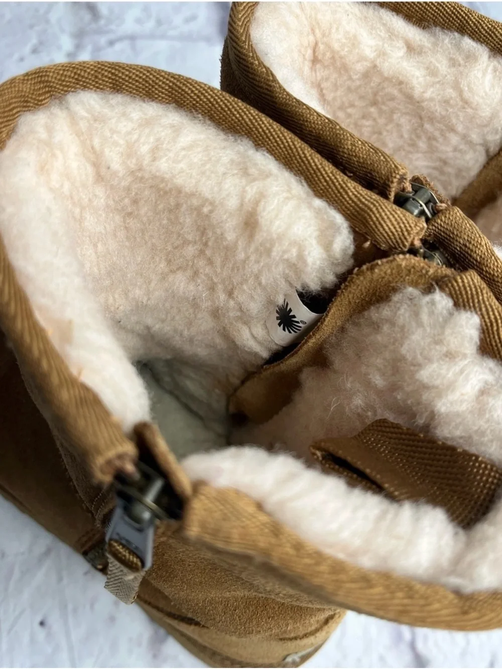 UGG CLASSIC DUAL ZIP CHESTNUT SUEDE SHEEPSKIN BOOTS SIZE YOUTH 4